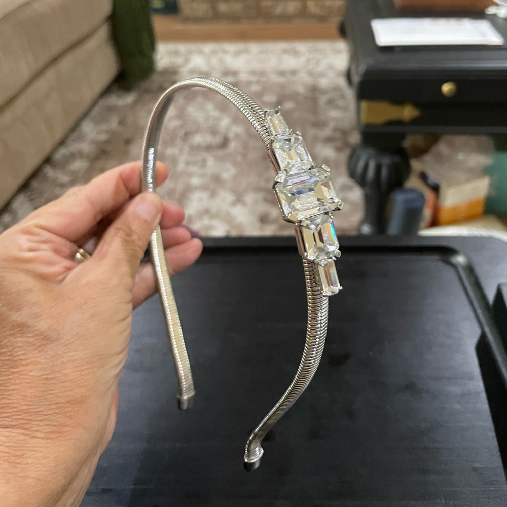 EC Henri Bendel Elegant Silver Crystal Headband